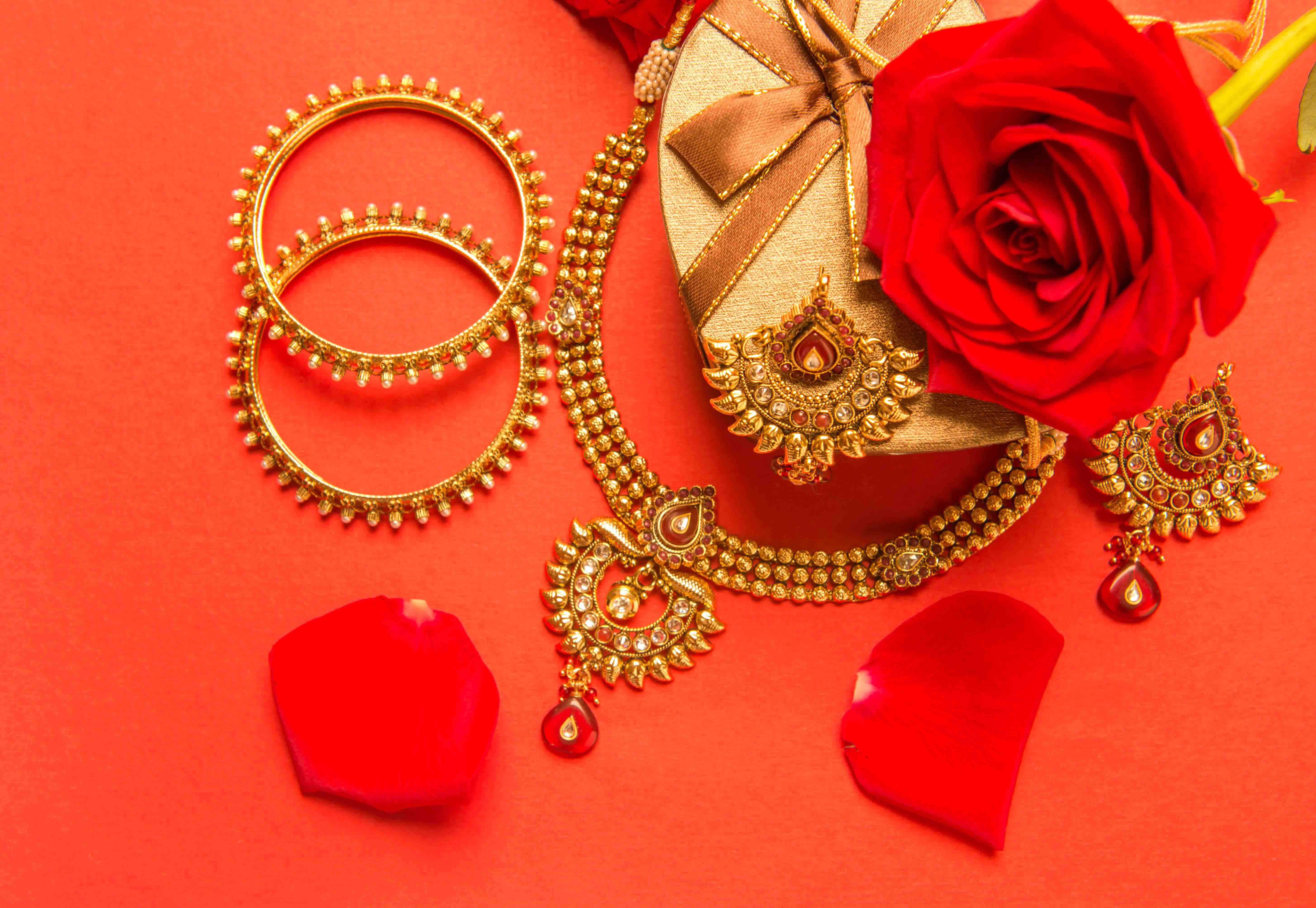 The Perfect Gift: Why Gold Jewellery is Ideal for Every Special Occasion