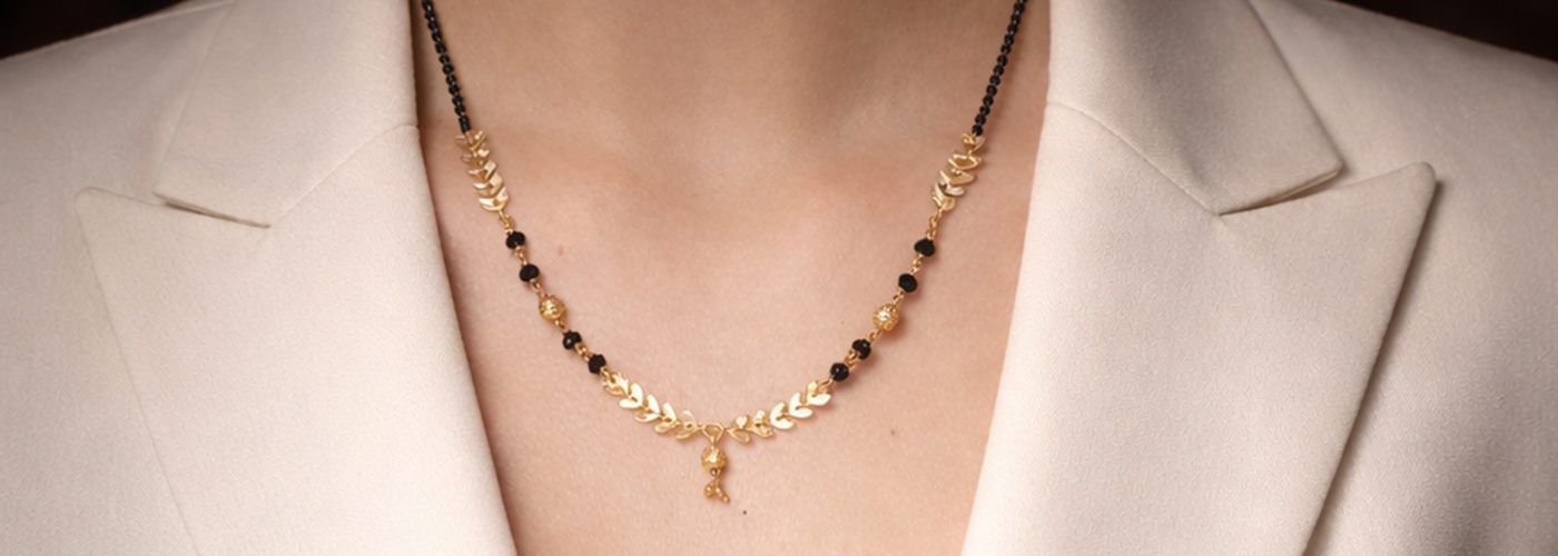 शॉर्ट मंगळसूत्र स्टाइलिंग